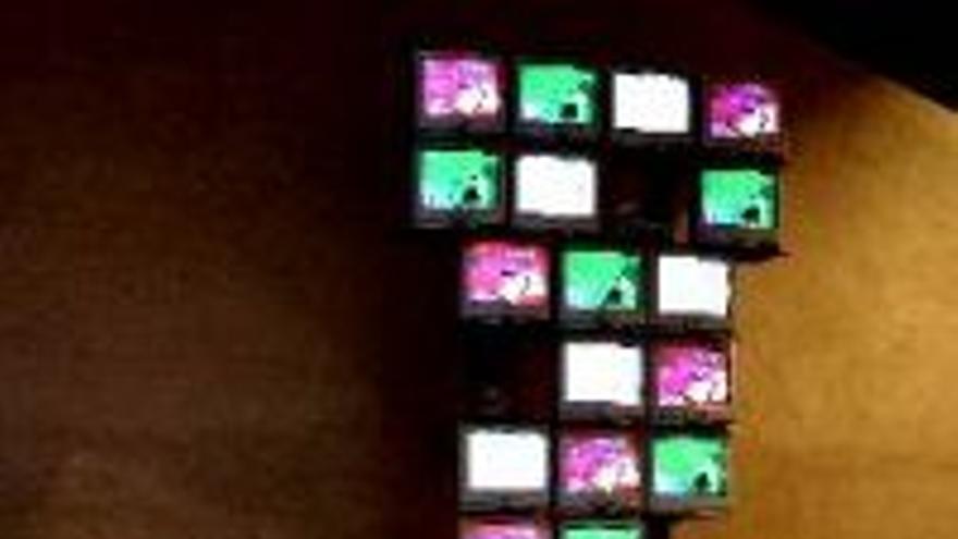 El videoarte pierde a su fundador, el artista coreano Nam June Paik