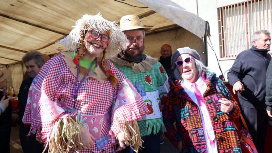Los vecinos de Os Duráns disfrutan de su cocido