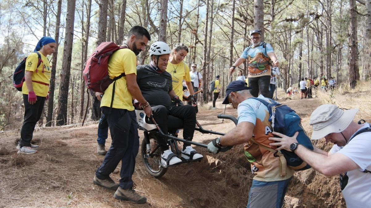 Un proyecto de senderismo inclusivo para acercar la montaña a personas con discapacidad desarrollado por el Ayuntamiento de La Laguna.