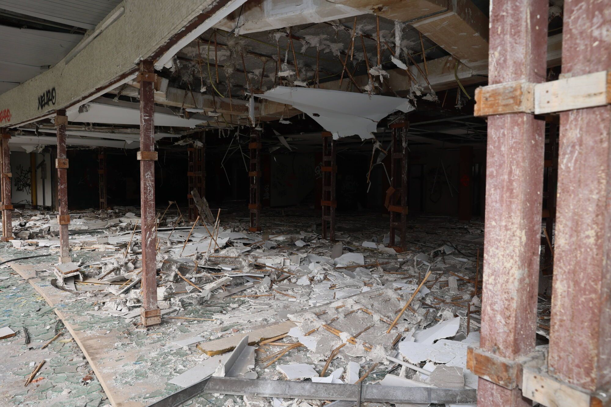 Viejo HUCA. Recorrido por cómo está el viejo hospital.