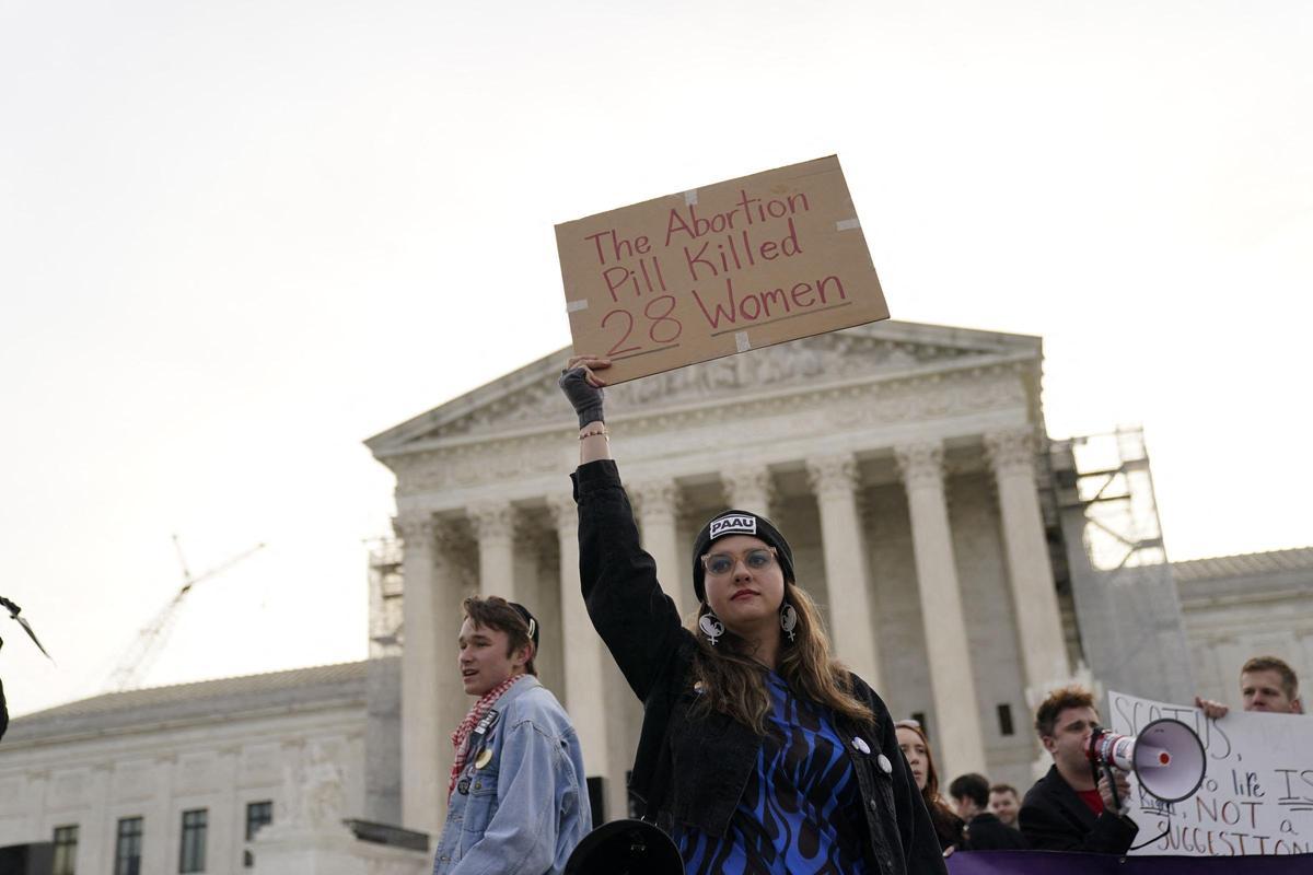 La Corte Suprema de Estados Unidos escucha argumentos sobre el fármaco abortivo mifepristona