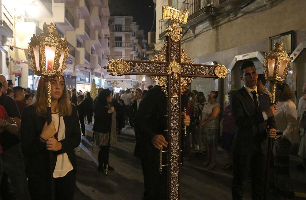 La imagen del Señor es trasladada en unas andas acompañado de la Banda de Zamarrilla, de cara a la procesión extraordinaria de este sábado