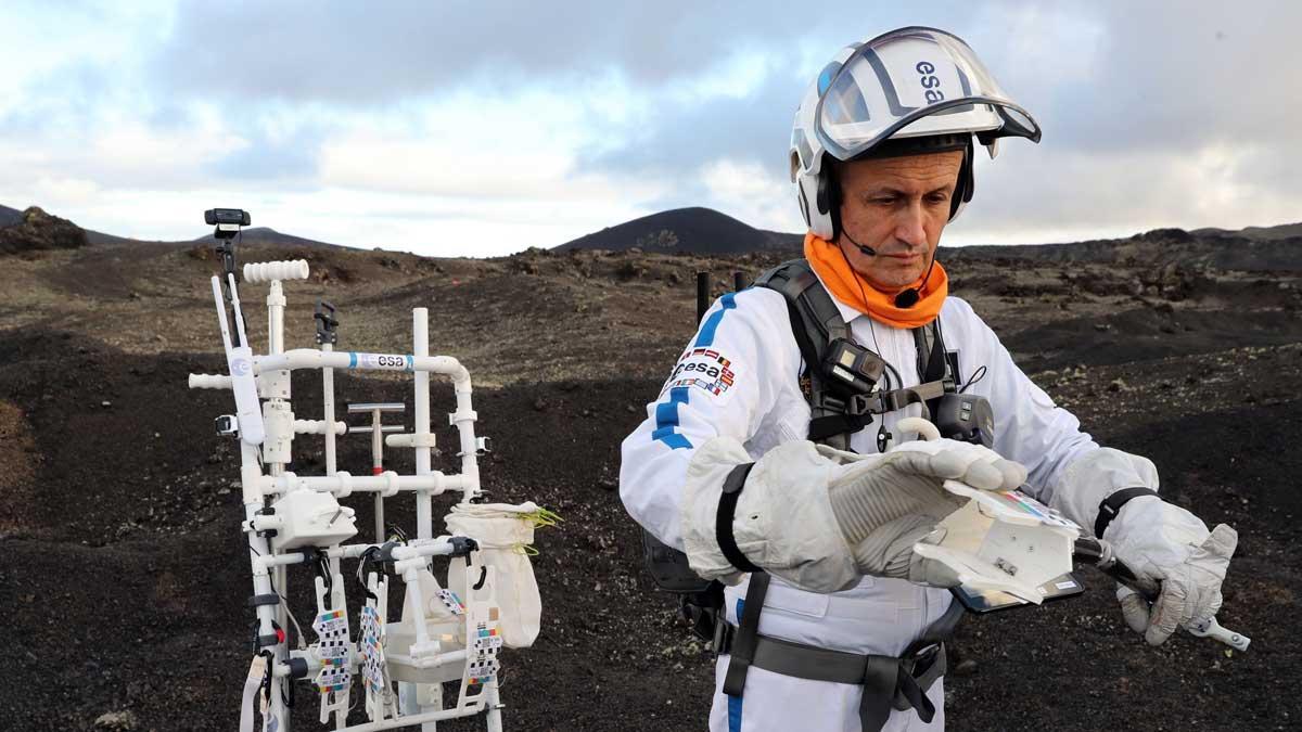 Astronautas y científicos prueban en Lanzarote la tecnología para volver a la Luna
