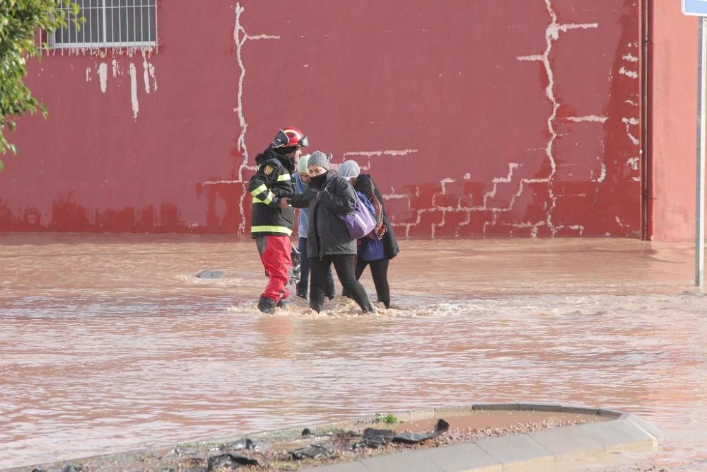 La UME monta su base en Los Alcázares para ayudar