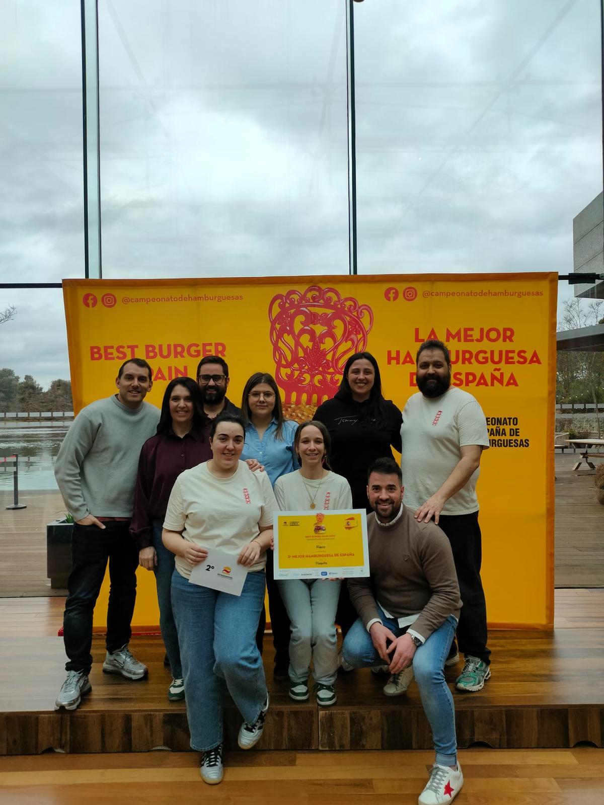 El equipo de Flaco y Argentinos Burguer en la final del Campeonato de Hamburguesas de España.