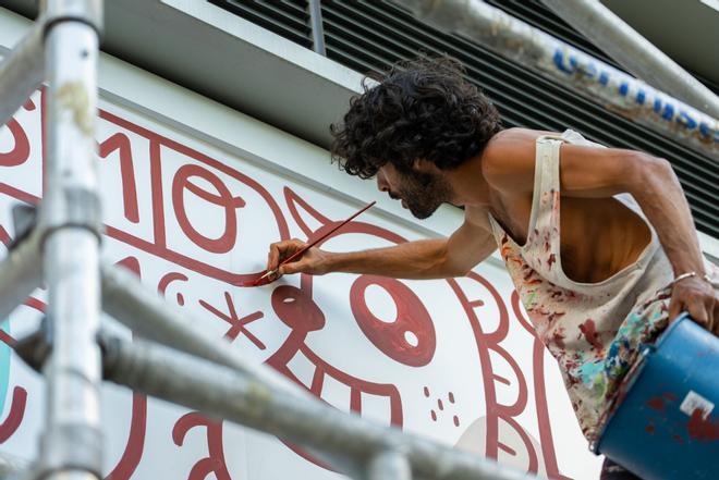 Albert Pinya: «Me cautiva la capacidad transformadora del muralismo en el tejido social»