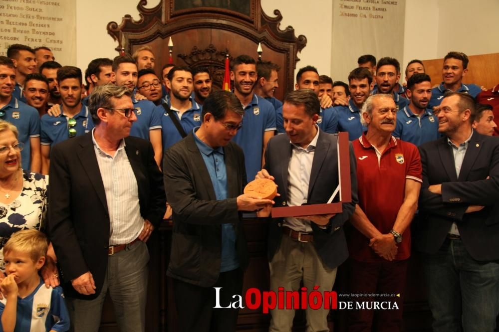 Recepción al Lorca por el ascenso