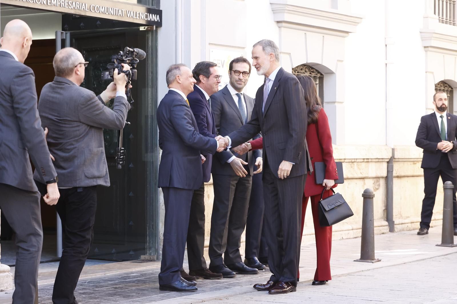 La sexta visita de los reyes a València para implicarse en la reconstrucción, en imágenes