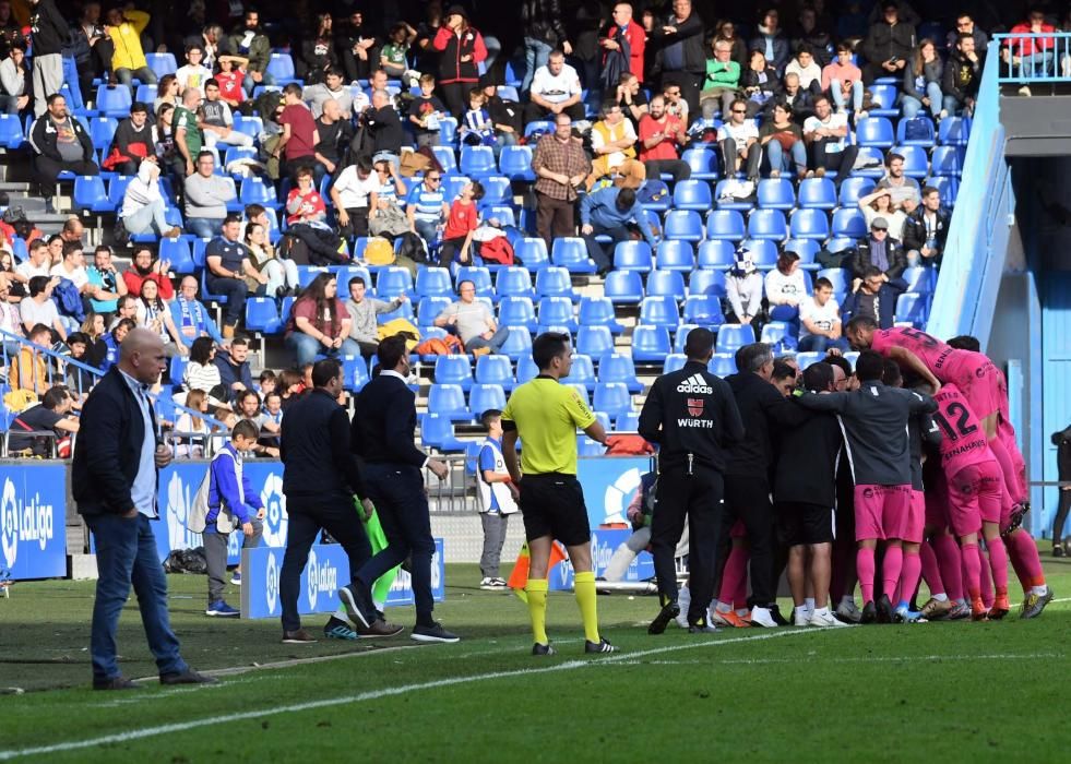 El Málaga CF vence al Deportivo en Riazor.