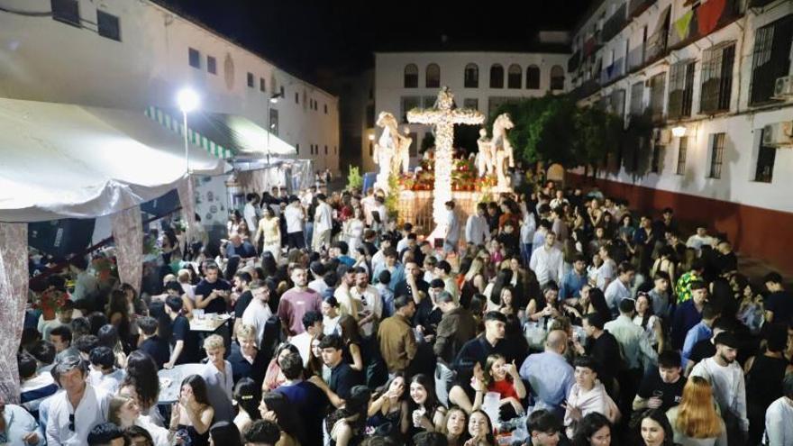 Noche de ‘juernes’ en las Cruces de Córdoba