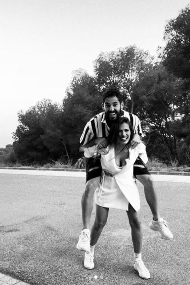 Isco, de vacaciones tras desvincularse del Madrid con su pareja Sara Sálamo