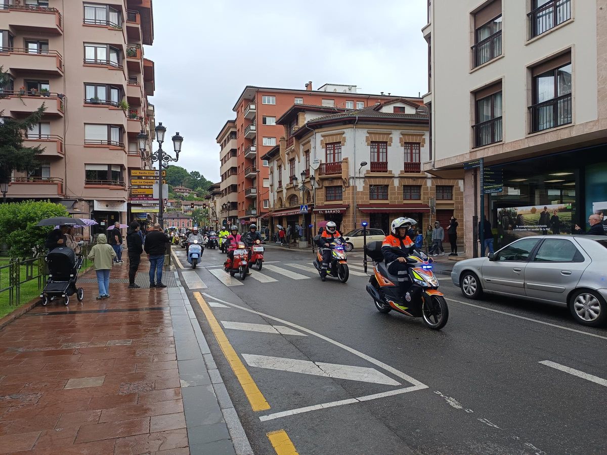Vespas en Cangas de Onís.