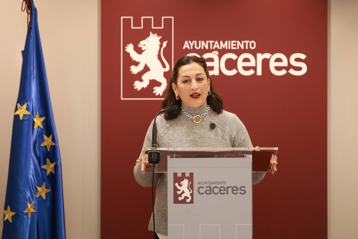 Soledad Carrasco, concejala de Festejos, en rueda de prensa.