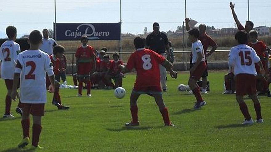 El equipo de Santa Marta en posesión del balón.