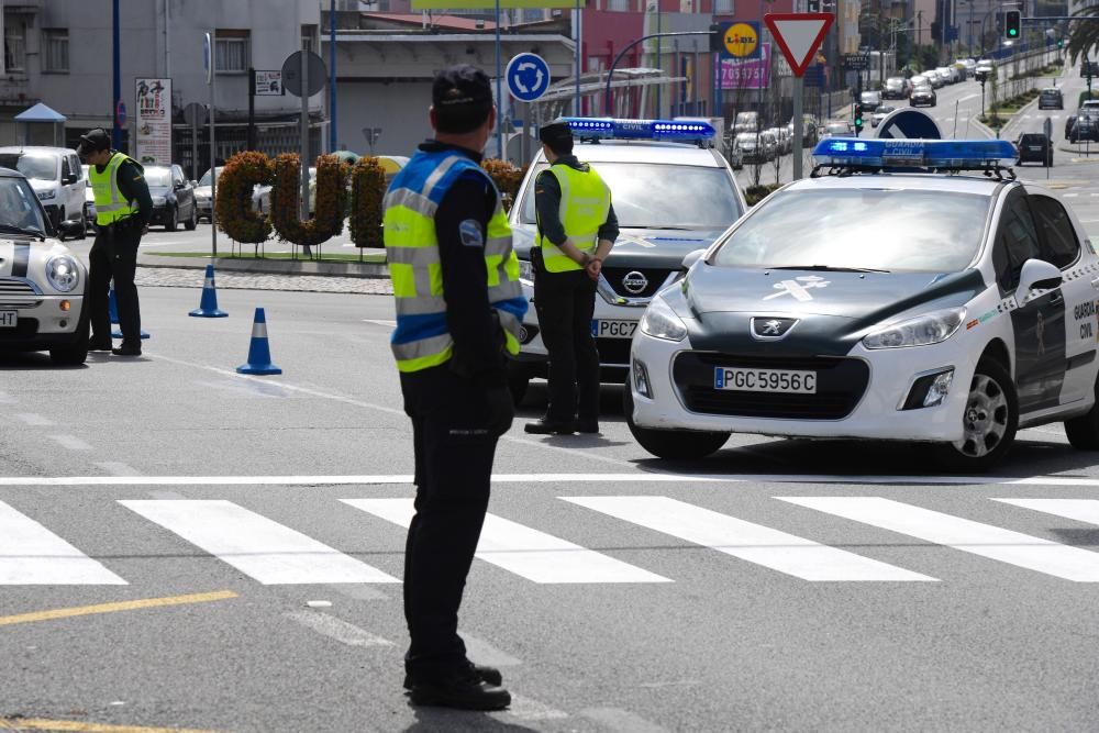 Los agentes vigilan los accesos a la ciudad y proponen multas para los infractores.