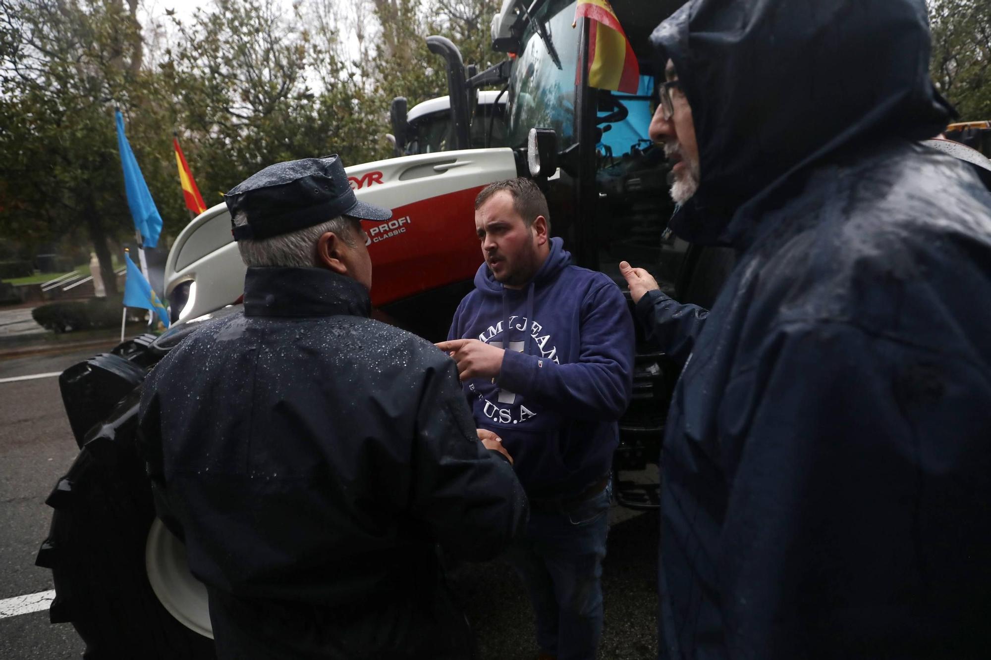 Protestas de los ganaderos y agricultores en Oviedo