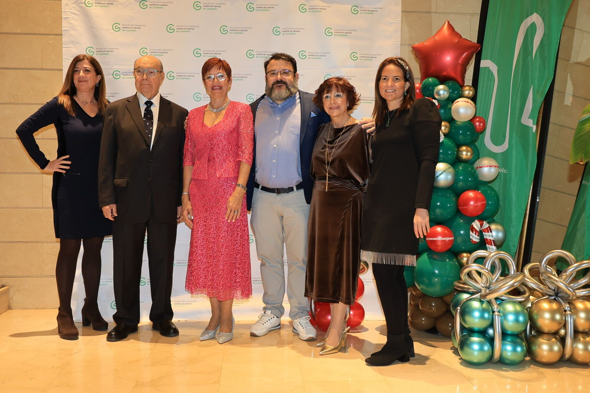 La AECC rinde homenaje al voluntariado en su tradicional cena solidaria