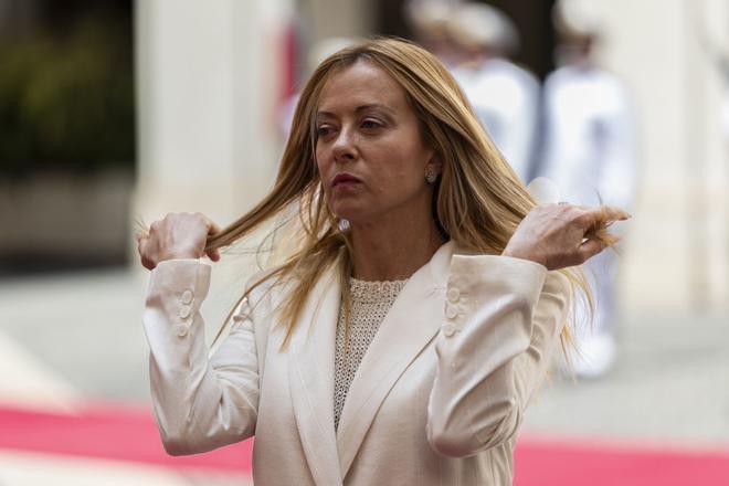 Italia impulsa una ley para que la policía pueda usar el reconocimiento facial masivo con IA de "todas las personas"
