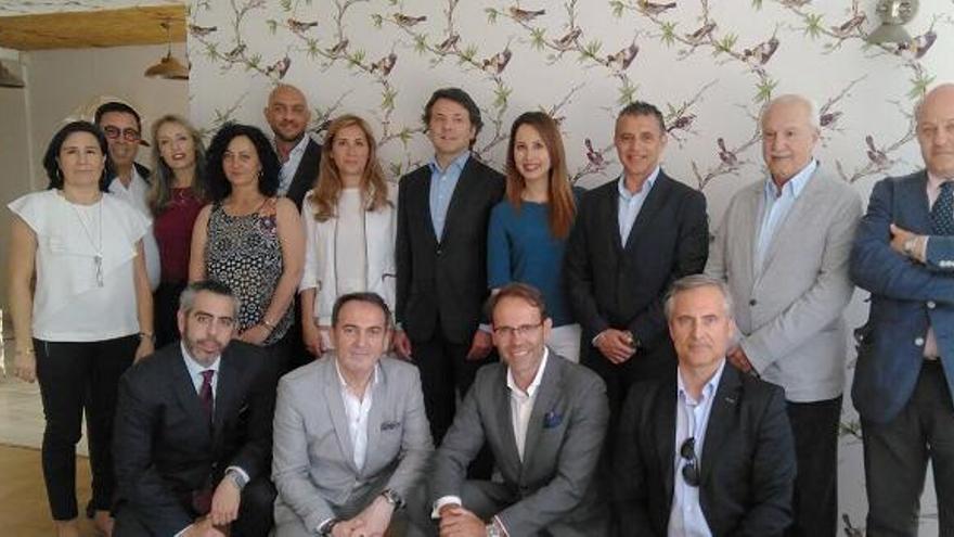 Foto de familia durante la presentación de las cuentas de Ibericar para 2016