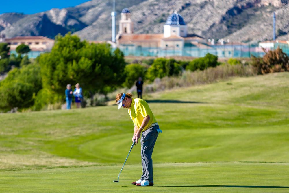 Olazábal y Jiménez lideran el elenco de legendarios golfistas que disputan a partir de hoy el Costa Blanca Seniors Masters en el hotel Villaitana