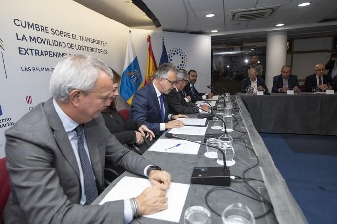 28.01.20. Las Palmas de  Gran Canaria. Cumbre sobre el transporte y la movilidad de los territorios extrapeninsulares. Presidencia del Gobierno de Canarias. Foto Quique Curbelo