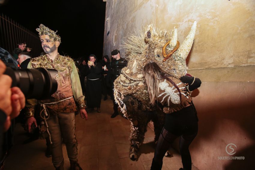 Suelta de la Mussona en el Carnaval de Águilas