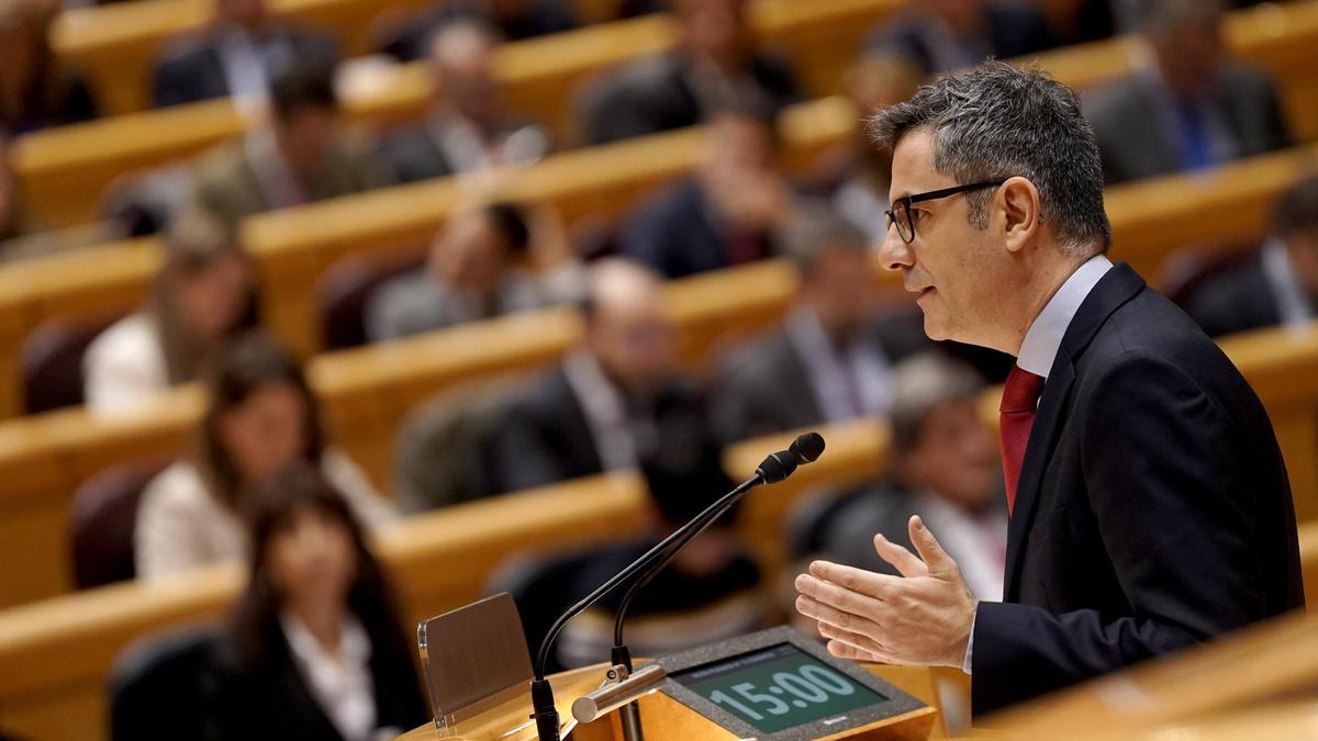 El ministro de Presidencia y Justicia, Félix Bolaños, interviene en el debate sobre los tres primeros decretos de la legislatura.