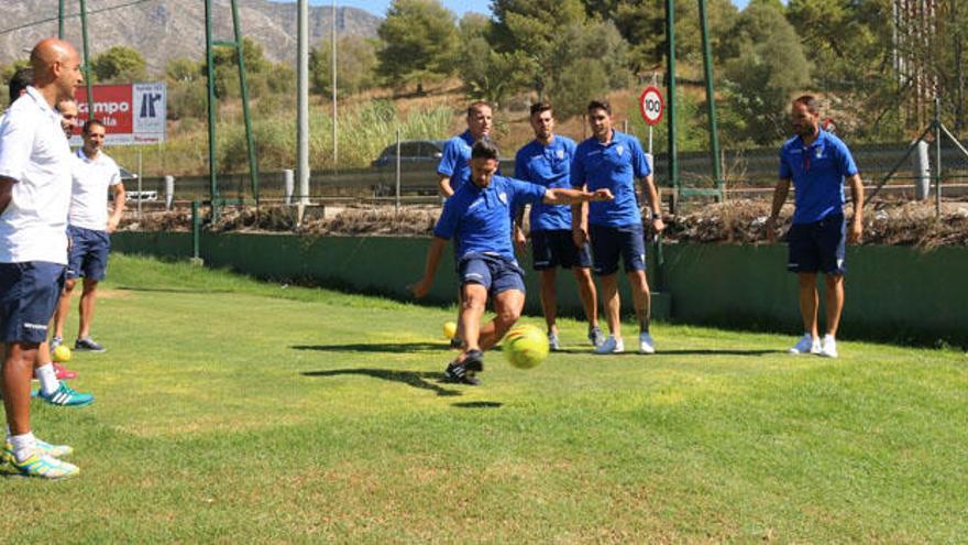 El equipo marbellí tuvo un entrenamiento esta semana en el campo de golf de La Dama de Noche.