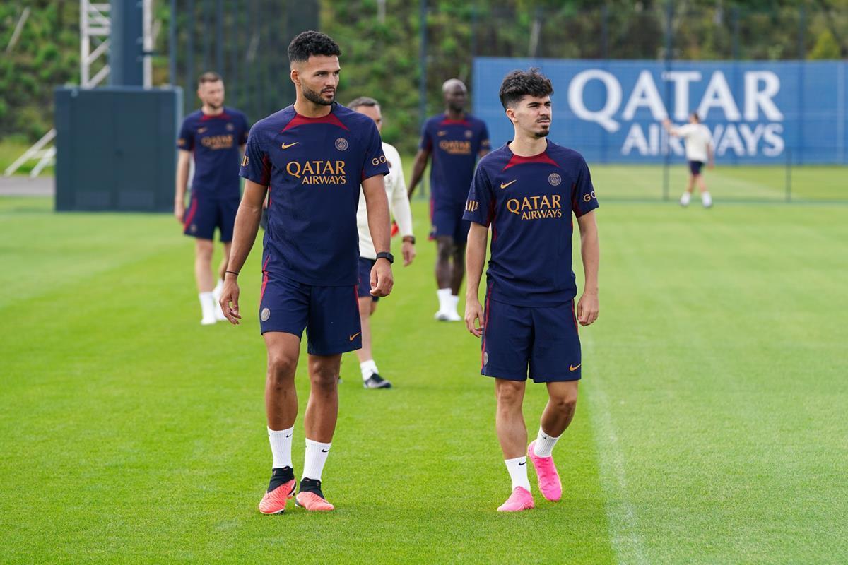 El PSG presume del retorno de Mbappé... ¡en el estreno de Dembélé con el grupo! El PSG presume del retorno de Mbappé... ¡en el estreno de Dembélé con el grupo!