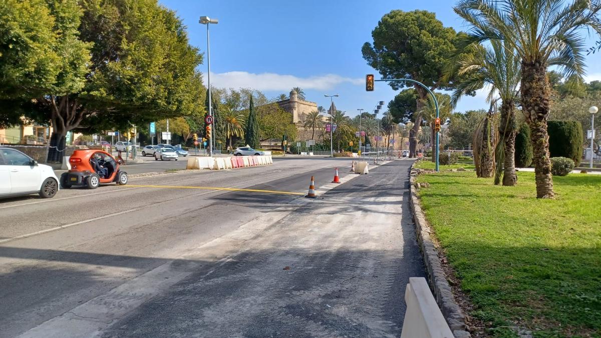 Este domingo se han realizado tareas previas para habilitar un carril adicional y acondicionar la mediana central.