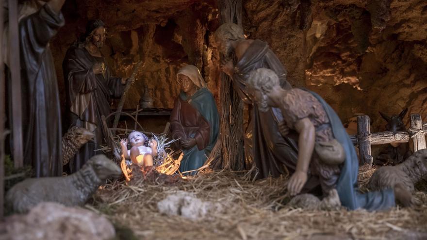 El belén del claustro de Sant Antoniet abre sus puertas a la Navidad