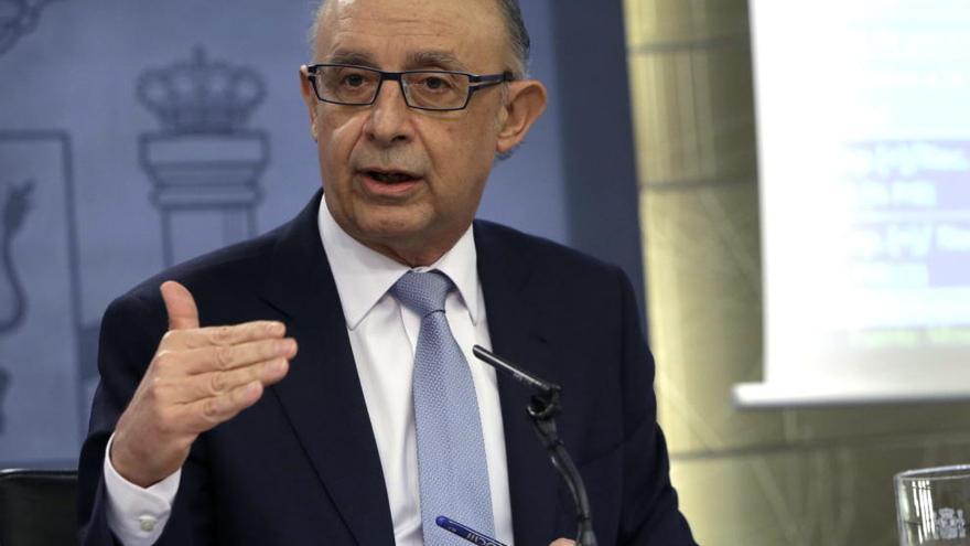 El departamento que dirige Montoro ha hecho pública la lista de morosos