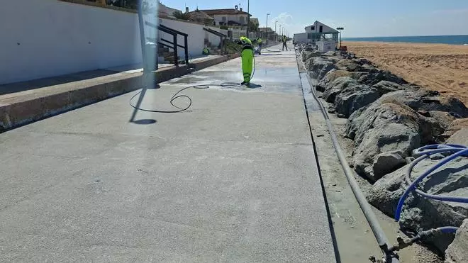 FOTOGALERÍA | Así van las obras del paseo marítimo de Matalascañas, que finalizarán en junio