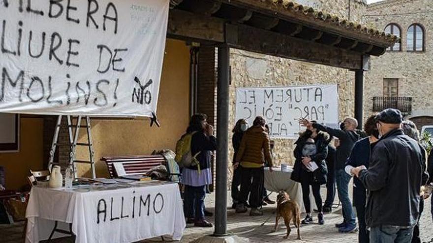 Campanya per frenar dos parcs eòlics, a pocs dies de la decisió del Govern