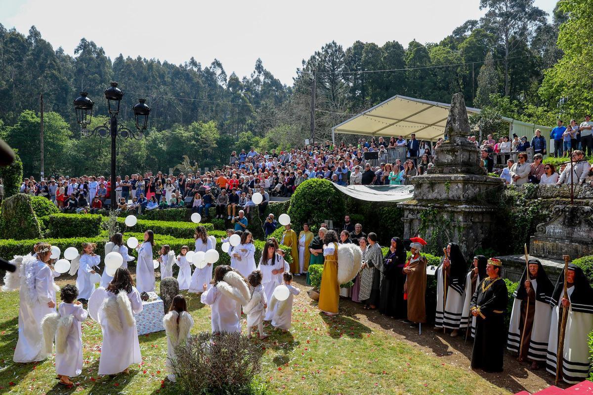 La Semana Santa de Paradela atrae a miles de seguidores a la parroquia meisina.