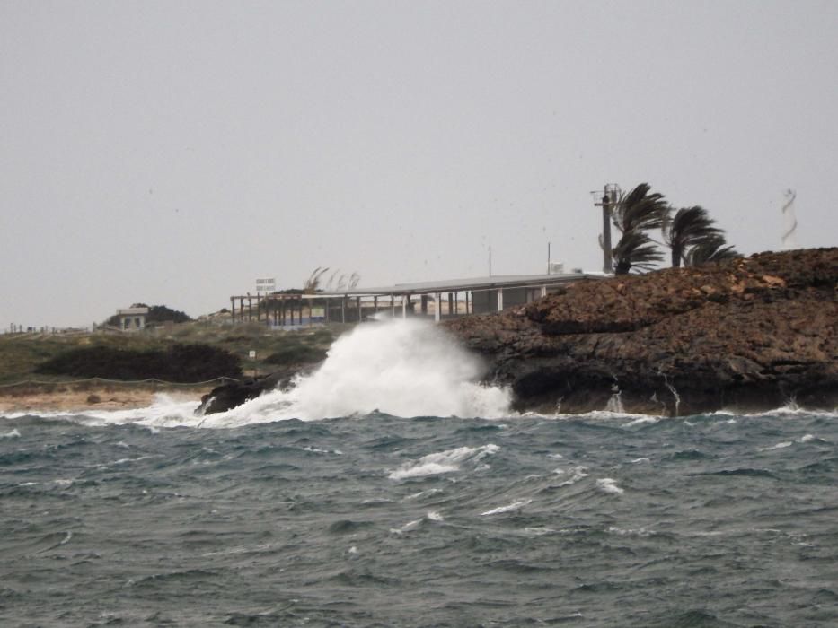 El puerto de la Savina ha cerrado en dos ocasiones