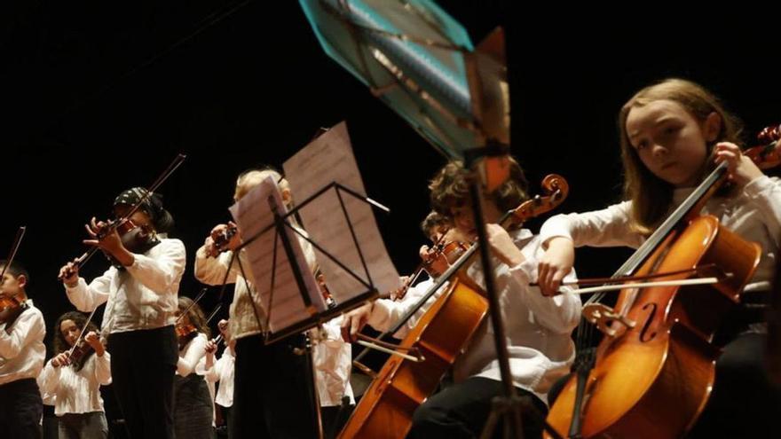 Concierto navideño del Conservatorio | MIKI LÓPEZ