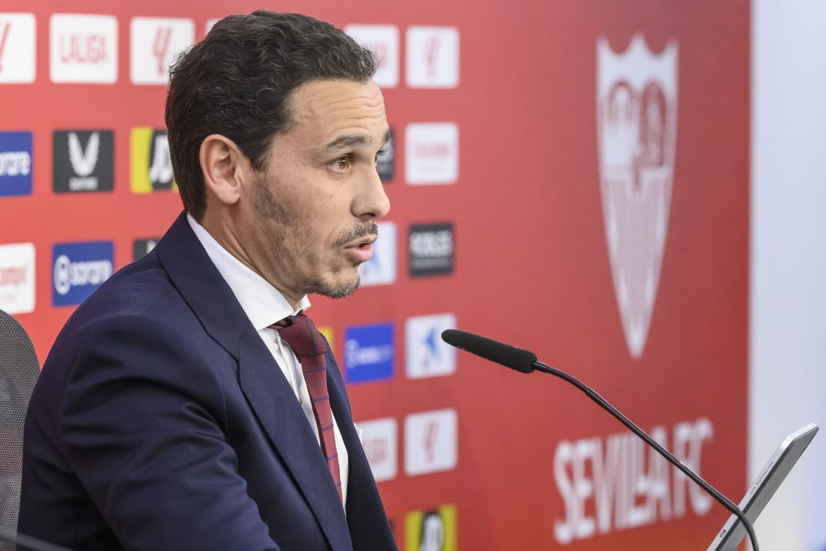 José María del Nido Carrasco, en la sala de prensa del estadio Sánchez Pizjuan, durante la rueda de prensa de su presentación. EFE/ Raúl Caro