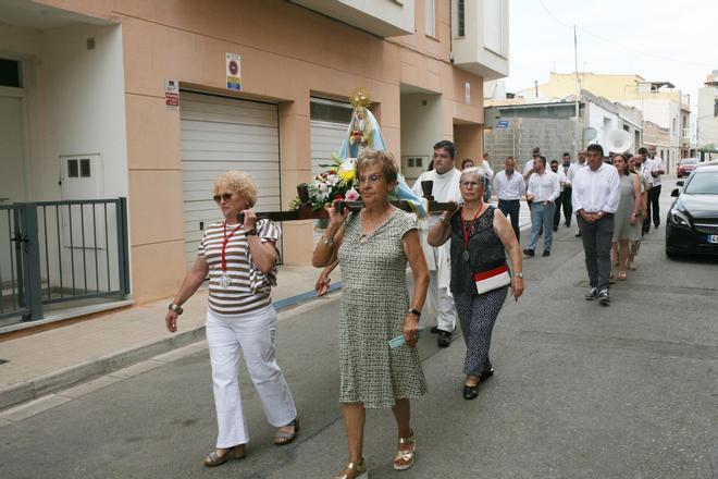 El barrio Progreso vive la jornada central de sus fiestas con misa y procesión en Vila-real