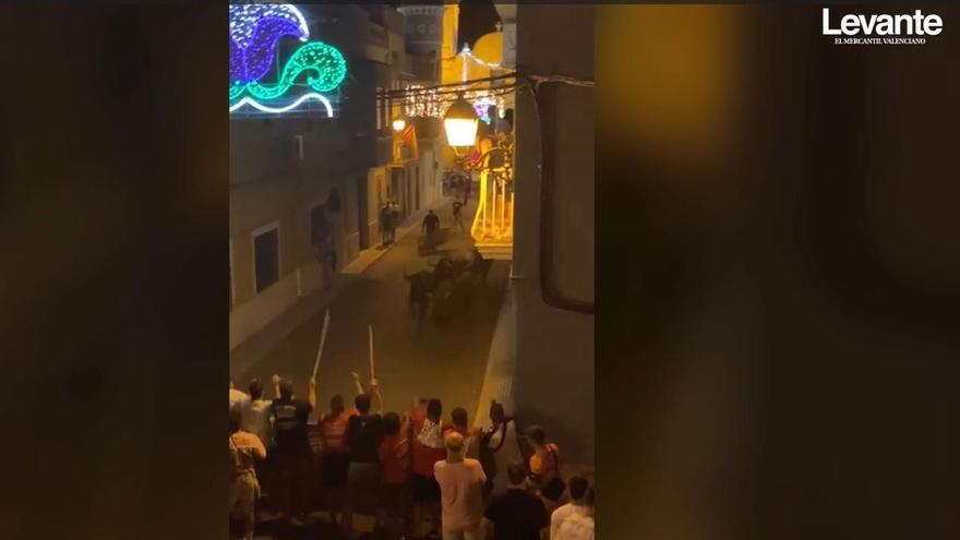 Salvada por los pelos en los &quot;bous al carrer&quot; de Beniarbeig