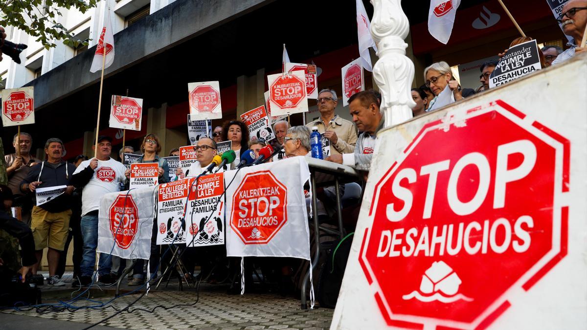 Protesta de 'Stop Desahucios' en Euskadi.