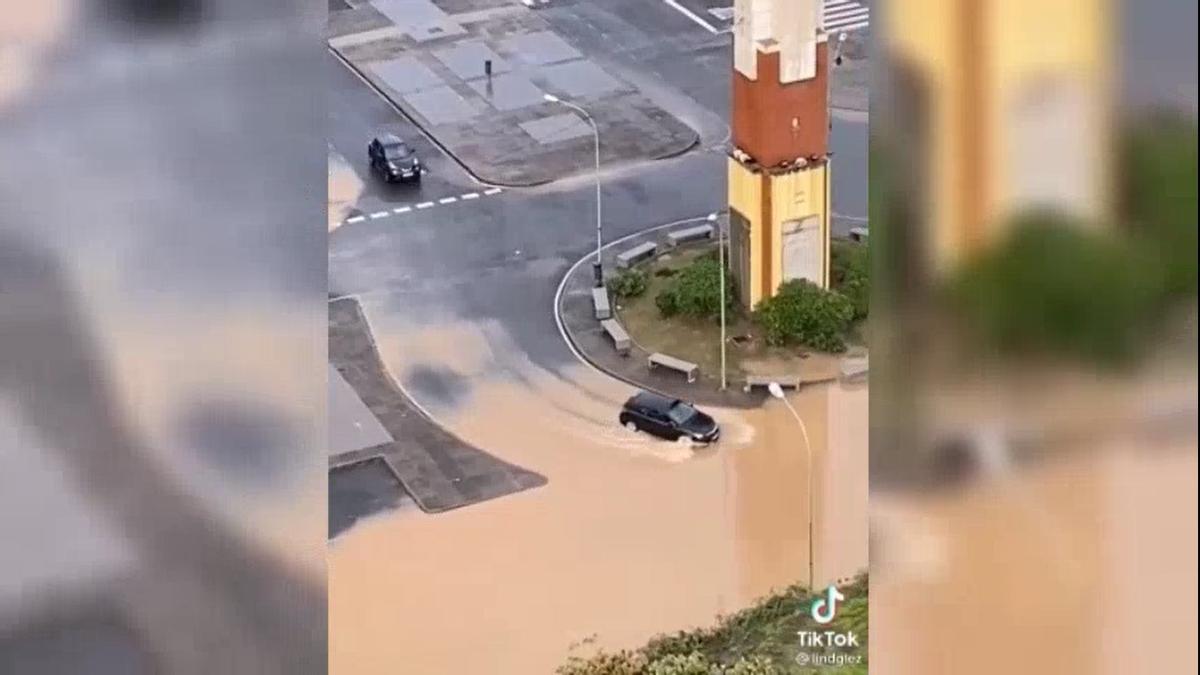 El humor que deja 'Filomena' tras inundar las calles de Jinámar