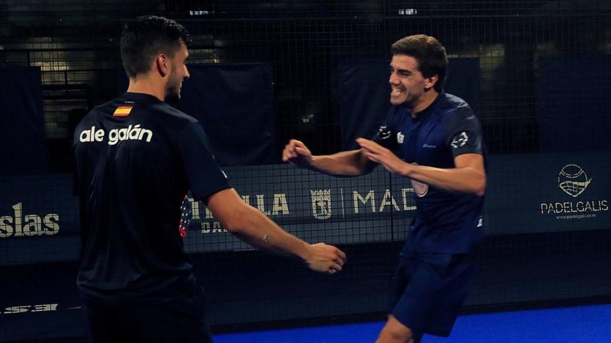 Galán y Lebrón celebran el segundo título en el Madrid Arena