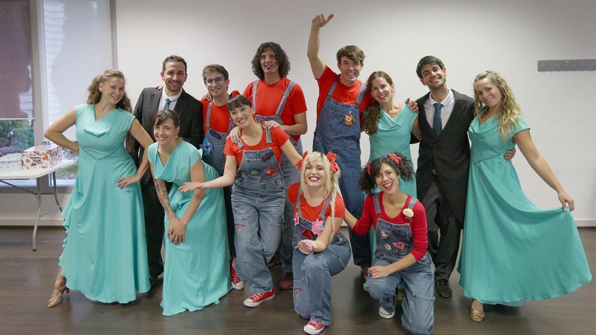 El equipo del grupo infantil Cantajuego, creado por Pedro Zaidman, que celebra 20 años sobre los escenarios