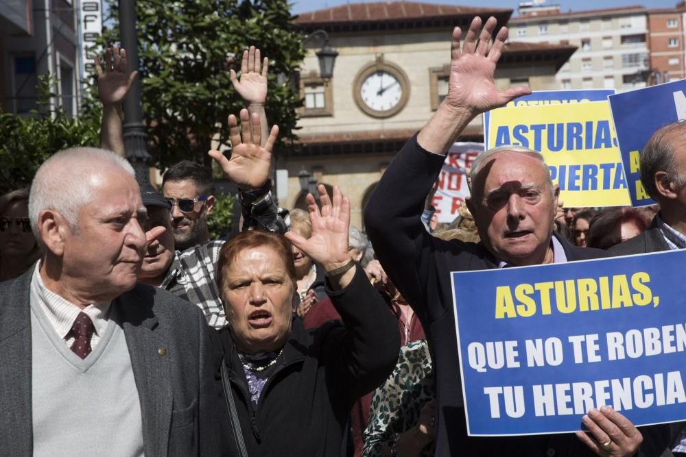 Miles de personas piden la eliminación del impuesto de sucesiones en Asturias