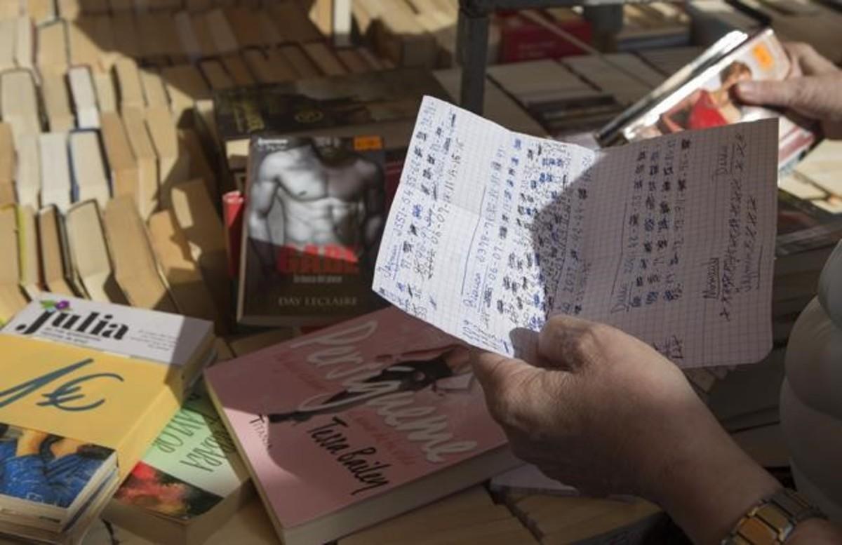 zentauroepp38158259 barcelona 23 04 2017 barceloneando sobre la parada de novela170423170211 zentauroepp38158259 barcelona 23 04 2017 barceloneando sobre la parada de novela170423170211