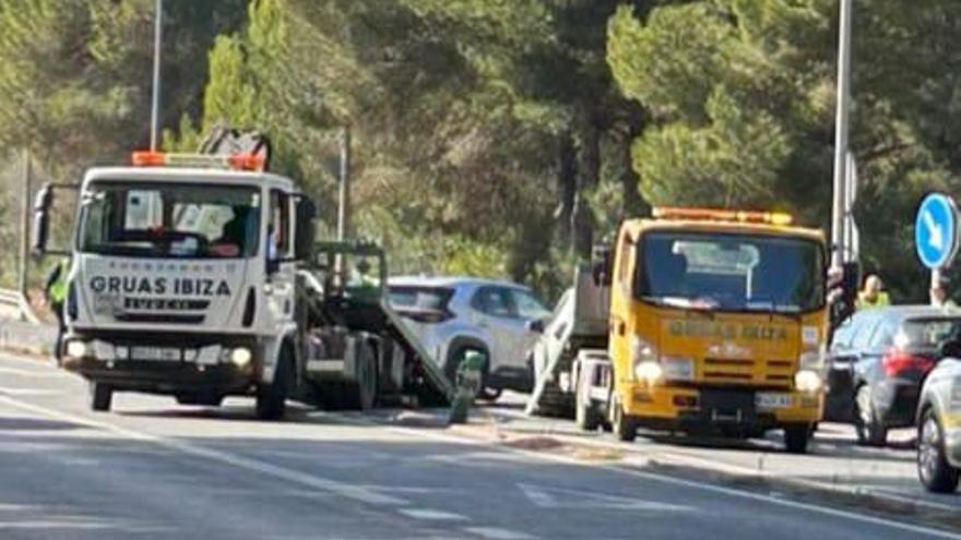 Tres coches colisionan en el cruce de los Cazadores, el punto negro de Santa Eulària