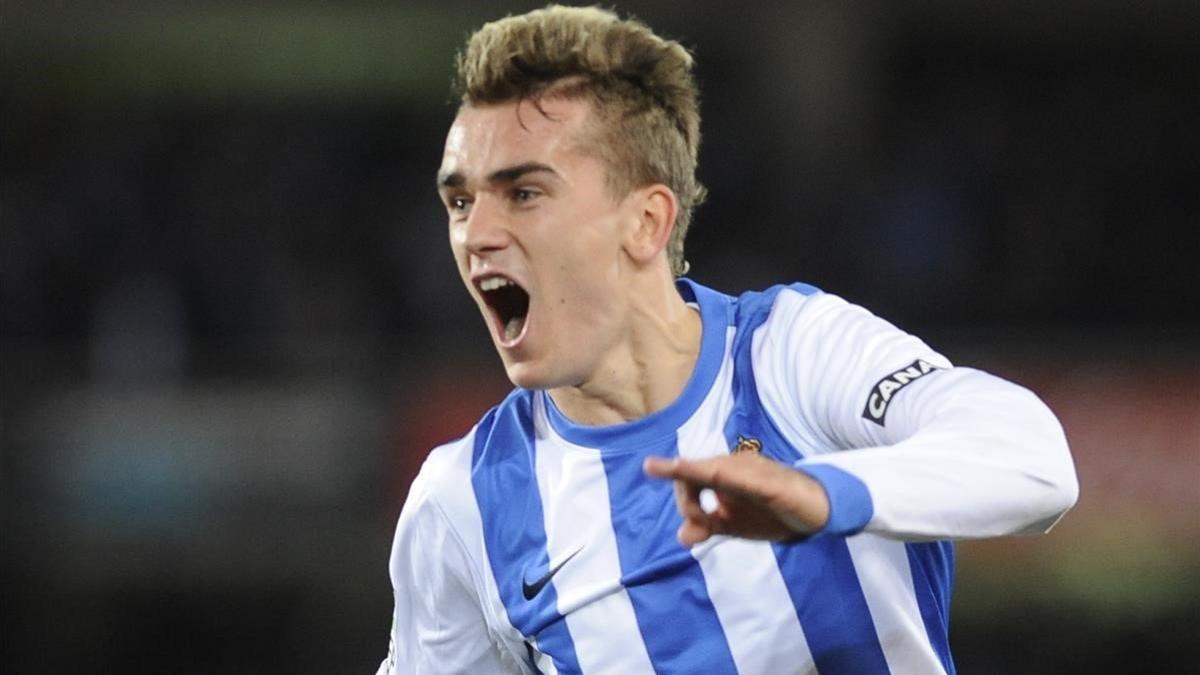 Griezmann celebra un gol con la Real al Athletic en Anoeta (enero del 2014).