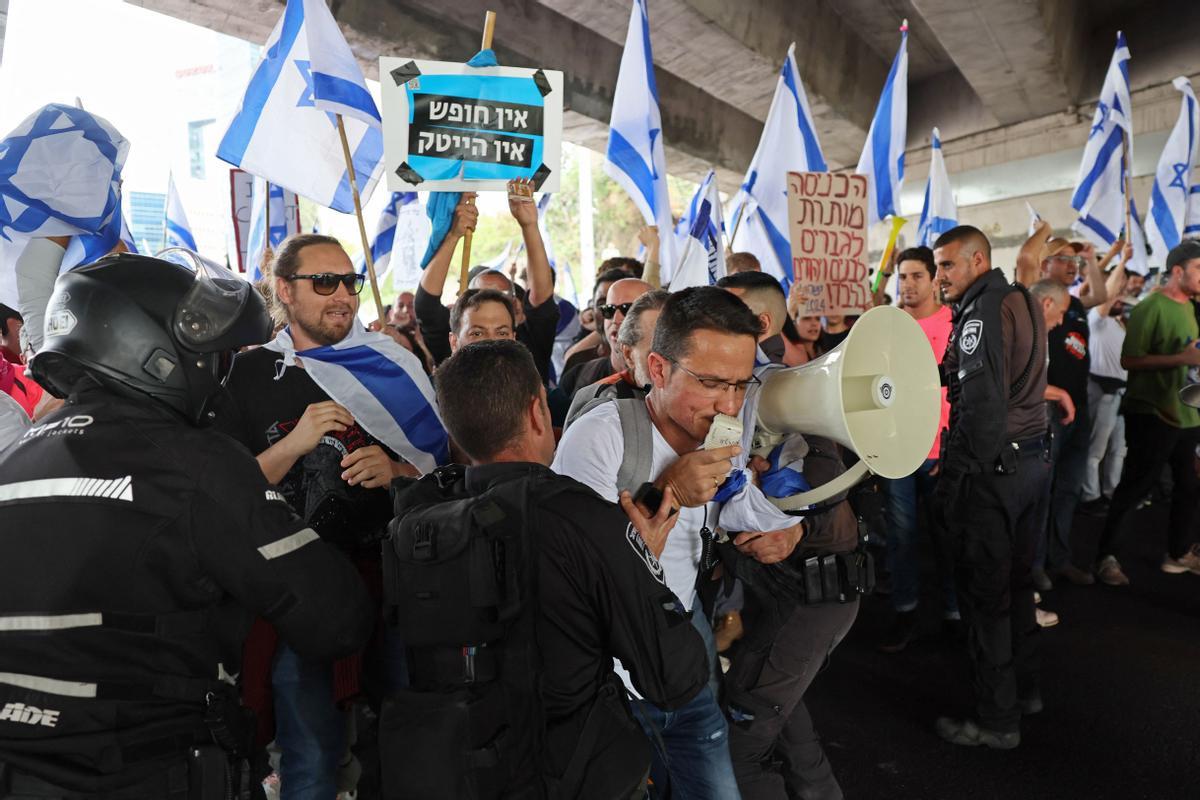 Manifestaciones en Tel Aviv contra las controvertidas reformas legales que promociona el gobierno de extrema derecha del país