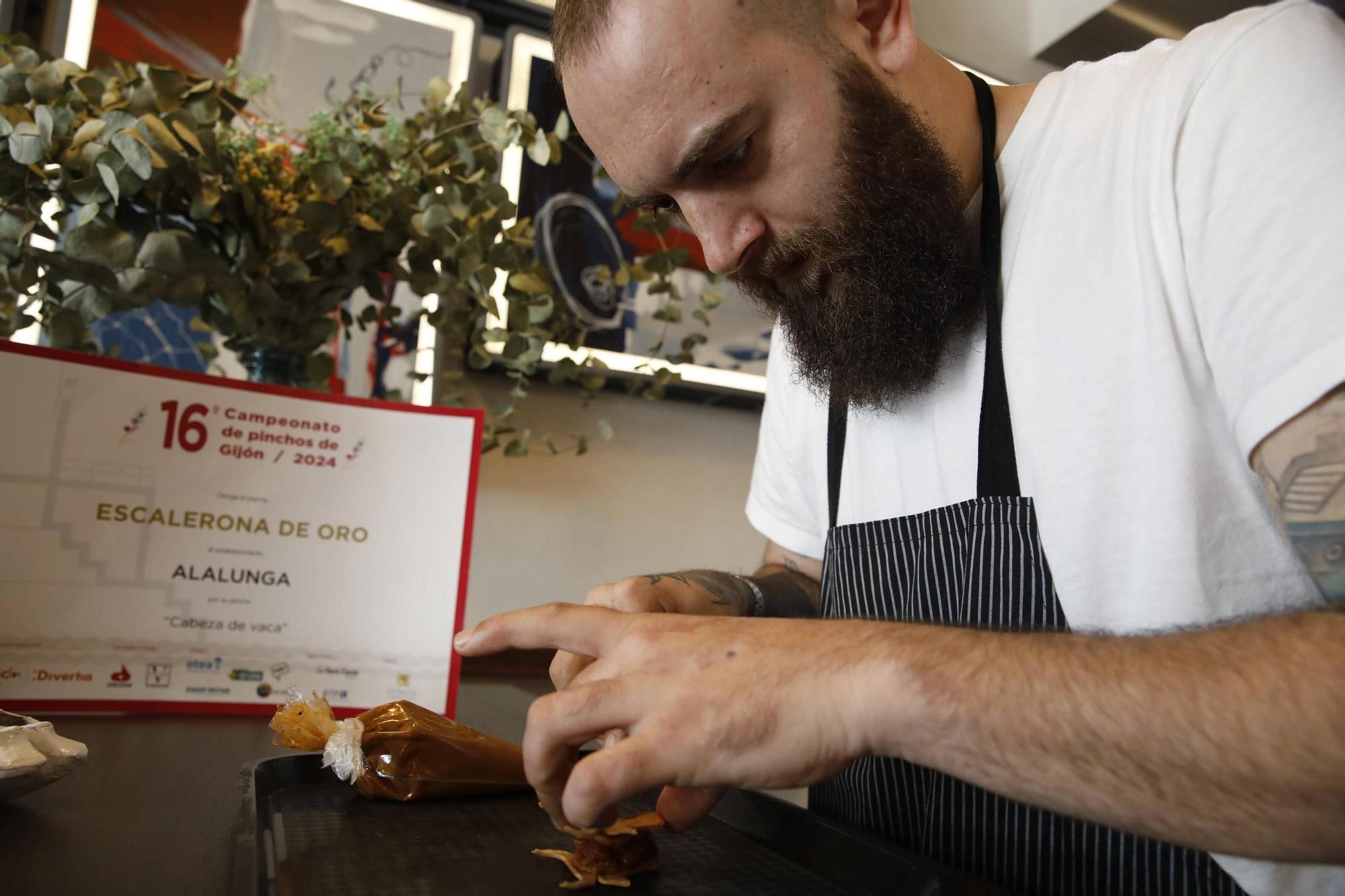 Así se hace el mejor pincho de Gijón (en imágenes)